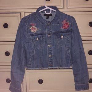 Cropped denim jacket